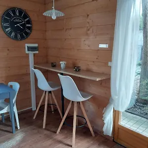 le-petit-chalet-chanas.hotels-rhonealpes.com/