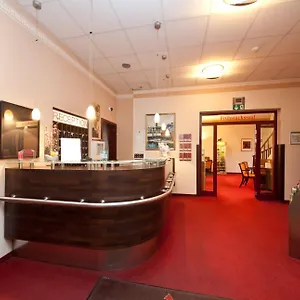 3* Otel Polo Am Zob